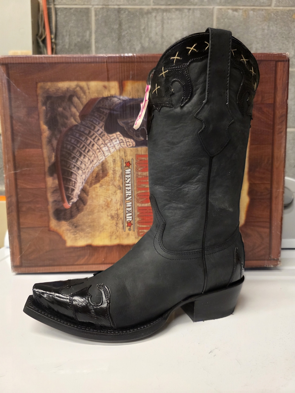 Black Western Cowboy Boots with Decorative Stitching